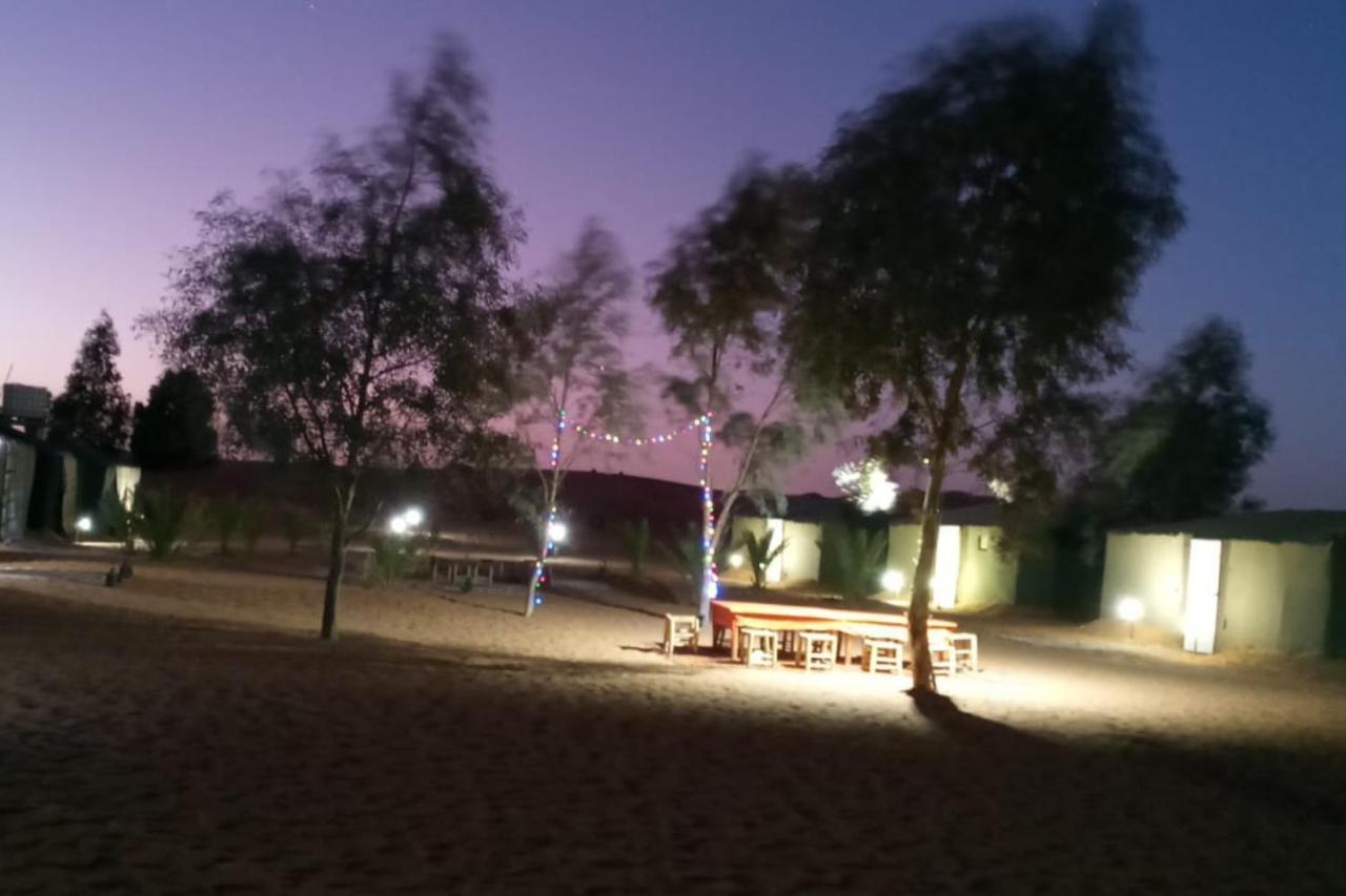 Camel Trek Bivouac Hotel Merzouga Bagian luar foto
