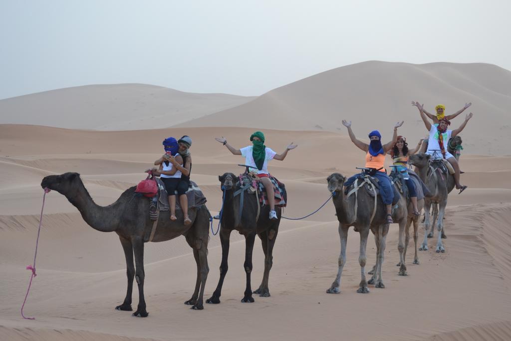 Camel Trek Bivouac Hotel Merzouga Ruang foto